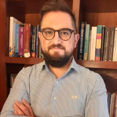 La Cátedra Unesco de Políticas Públicas es actualmente dirigida por el académico de la Facultad de Gobierno, Luis Garrido.